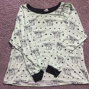 NWOT 2X Yoda pajama top 💚